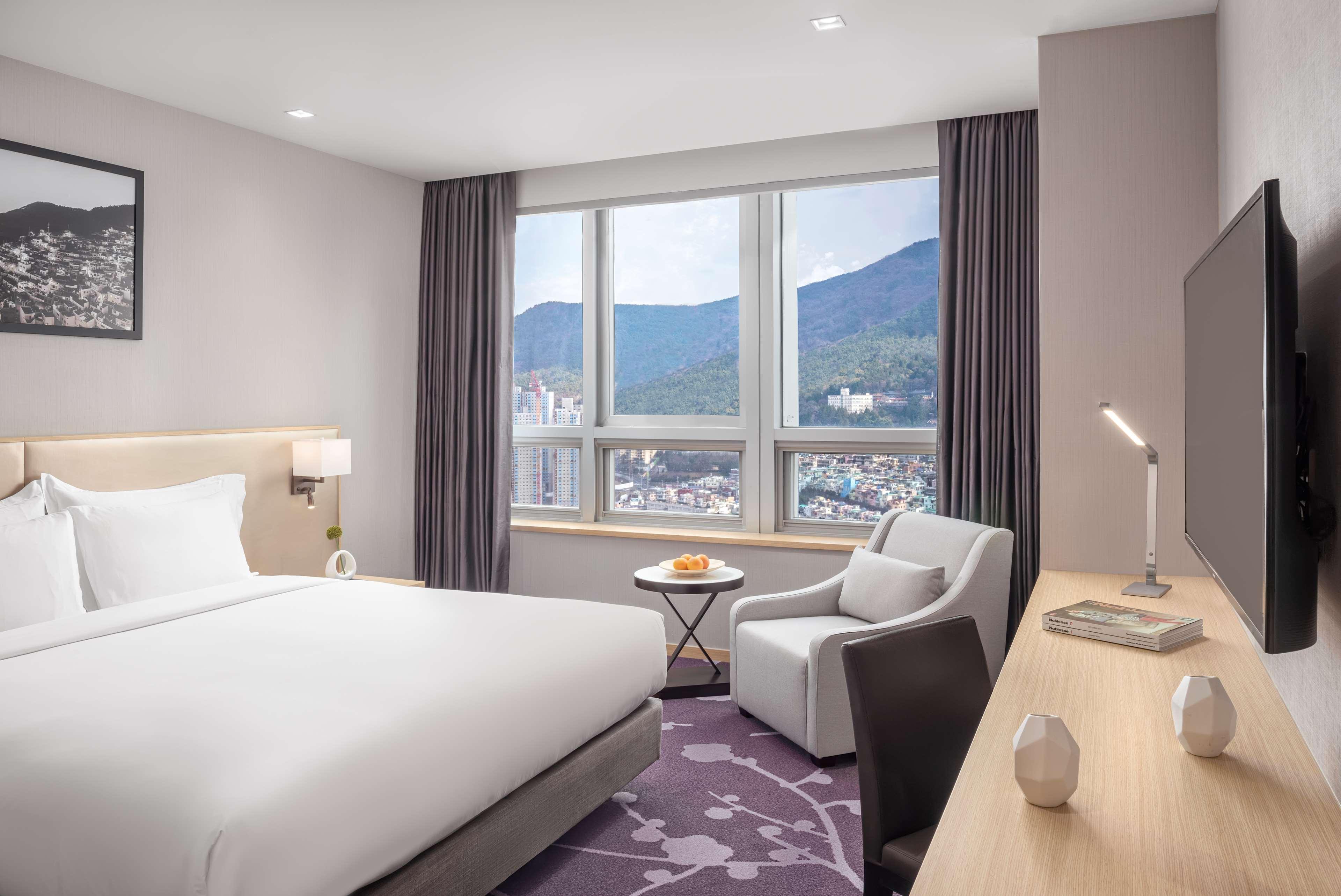 Avani Central Busan Bagian luar foto